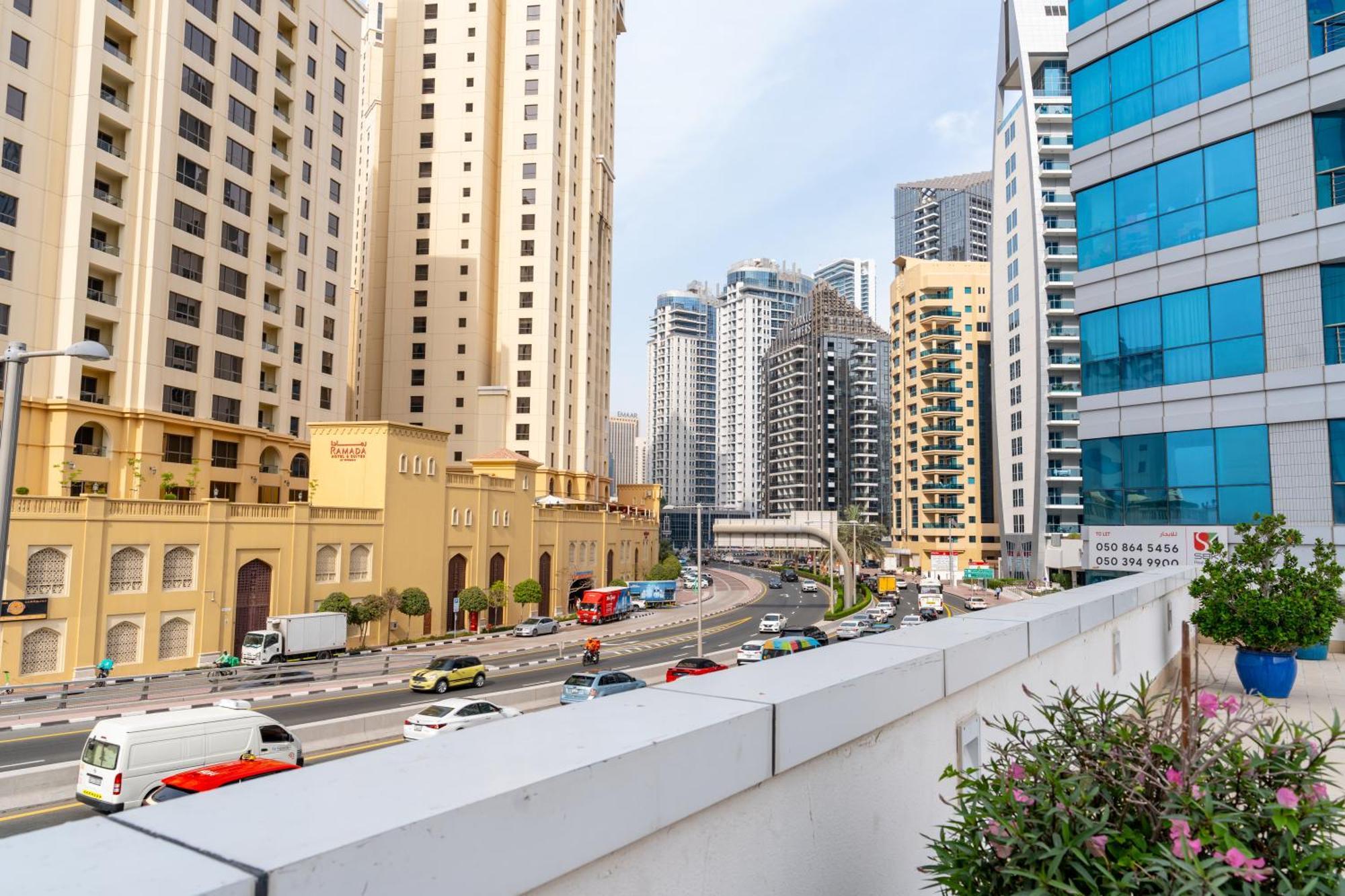 Apartment Holidays R Us 2 Bedroom Panoramic View Dubai